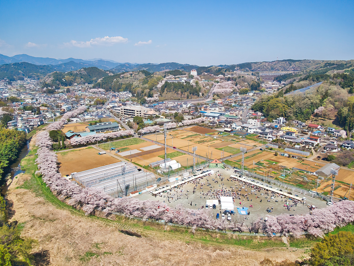 空から見た日の出町の風景